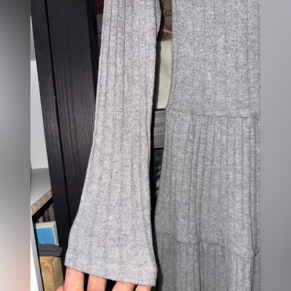 Forever 21 Light Gray Long Sleeve Dress - Picture 4 of 6